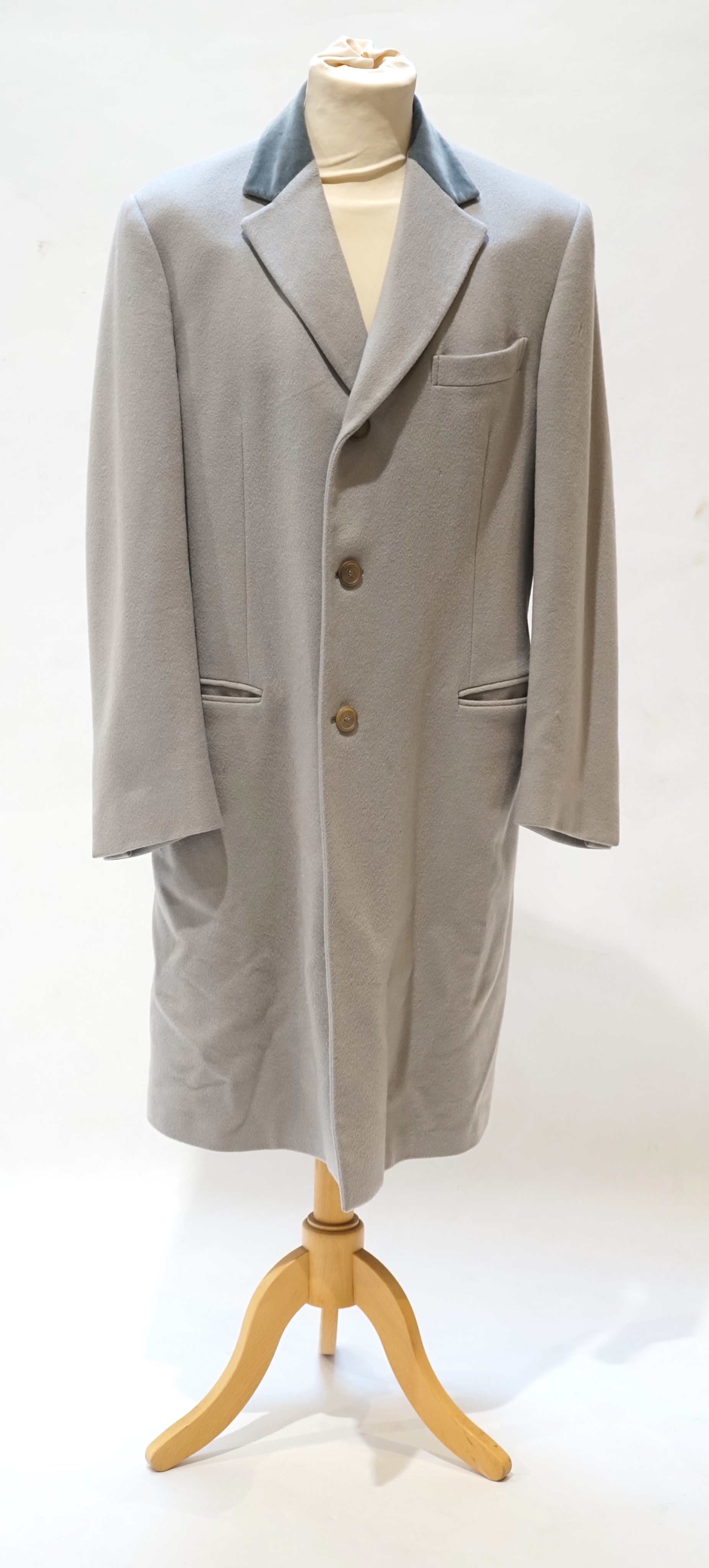 A gentleman's Gucci light grey cashmere overcoat with velvet collar, size IT 50 (UK 40)